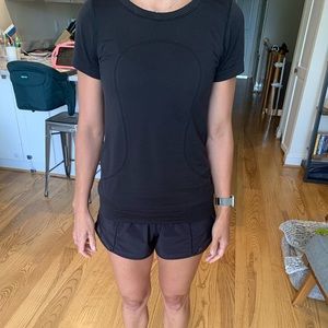 Lululemon black top size 4